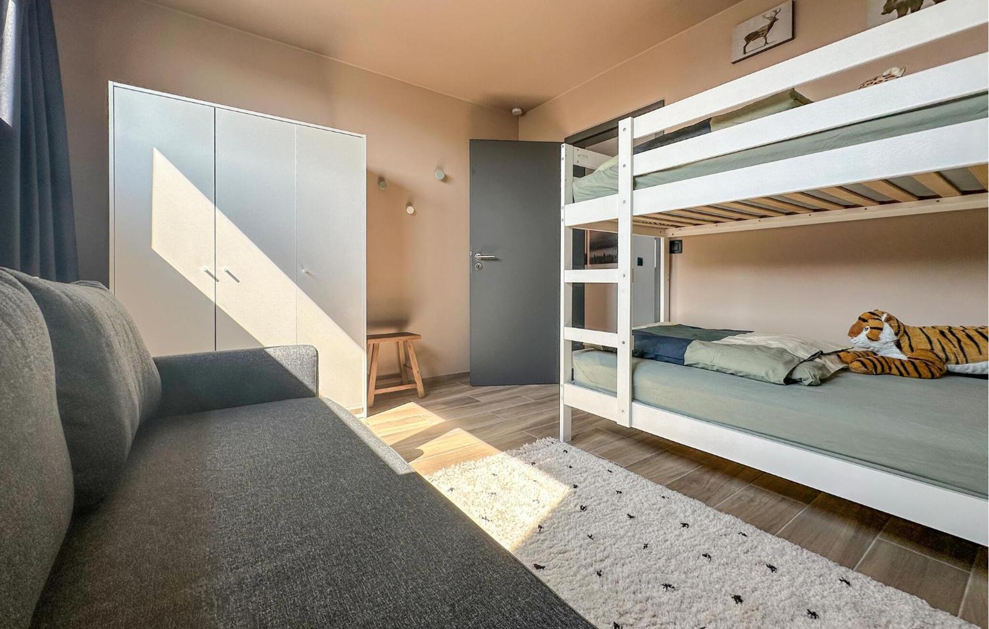 Awesome Apartment In Bievre With Kitchen Exterior foto